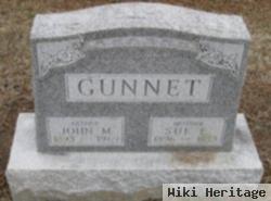 Sue E Gunnet