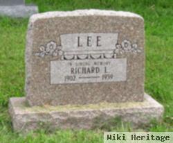 Richard L Lee