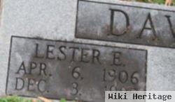 Lester E Davis