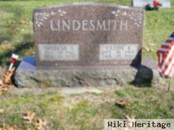 Clyde E Lindesmith