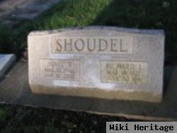 Janet R Shoudel