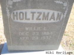 Willie L Holtzman