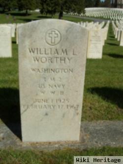 William L Worthy