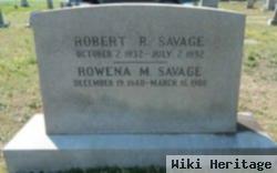 Robert R Savage