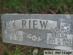 Hulda Riew