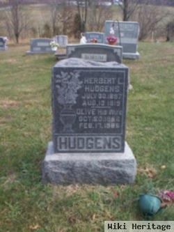 Herbert L Hudgens