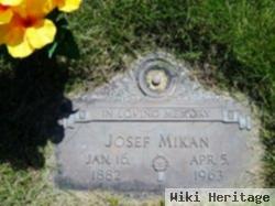 Josef Mikan