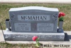 Anna J Holkenbrink Mcmahan