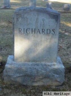 Henry B Richards