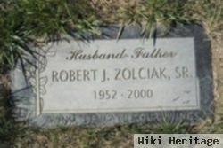 Robert J Zolciak
