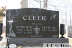 Lonnie E Cleek