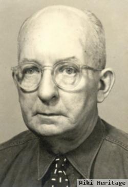 Fred C Neuendorf