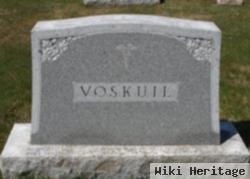 Dr Howard Voskuil