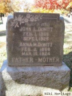 John L Dewitt