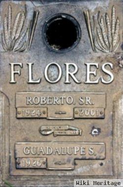 Roberto Flores, Sr