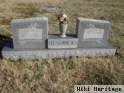 Dixie Lee M Hendricks