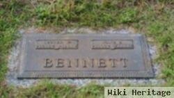 Lester W Bennett