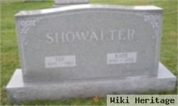 Lee H Showalter