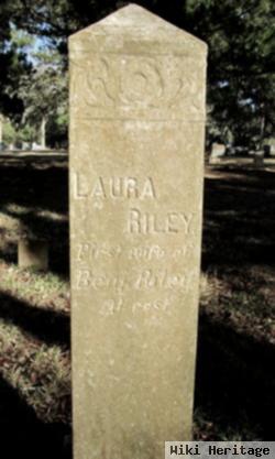 Laura Riley