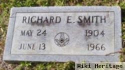 Richard E Smith