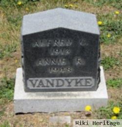 Annie R Vandyke