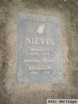 Modesta Nieves