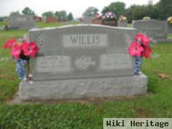 Junior L. Willis