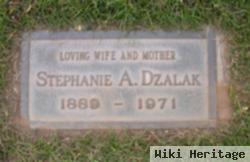 Stephanie A Dzalak