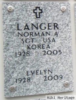 Evelyn Langer