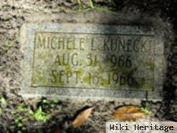 Michele L Kuneck