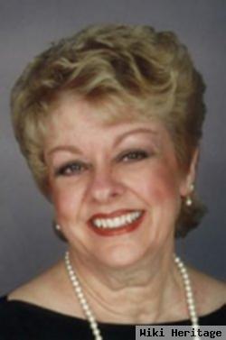 Linda S. Dubois Kelly