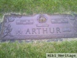 Pearl M Arthur