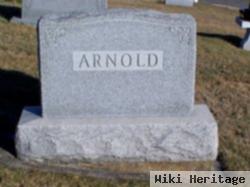 Wilbur L Arnold