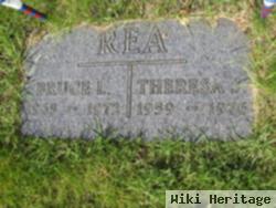 Theresa J Rea