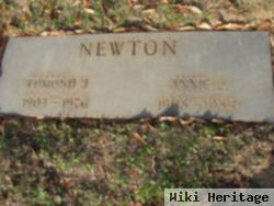 Annie L Newton