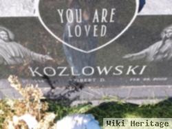 Robert D Kozlowski