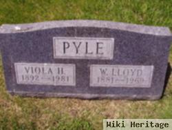 W Lloyd Pyle