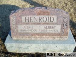 Annie "ann" Maxwell Henroid