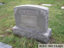 Robert J Richards