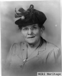 Elsie Winifred Adele "della" Coffman Linscott