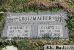 Gladys L Grutzmacher