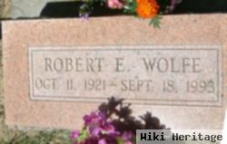 Robert E Wolfe