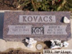 Robert R Kovacs