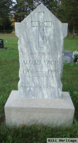 Alojzi Yach