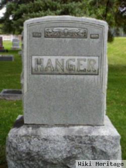 Elizabeth E Hanger