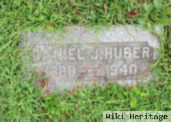 Daniel J Huber