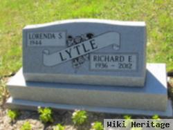 Richard E Lytle