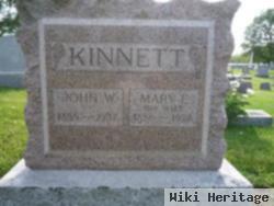 John W Kinnett