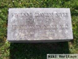 Vivienne Davies Niver