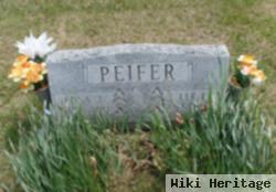 Lee Levear Peifer